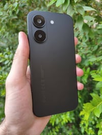 بوكو x8pro  ذاكره 256  مستخدم كم يوم  غراضه كامله ضمان وكاله  السعر 45...