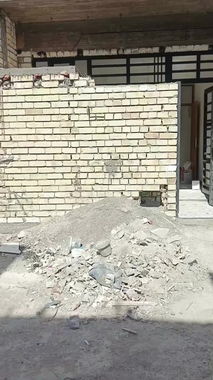 سلام عليكم بيت 50متر قاط واحد طابوك كامل وجاهز بلدوانم شارع ابودراج خدمات كامله سعر 45وبي مجال ***********
