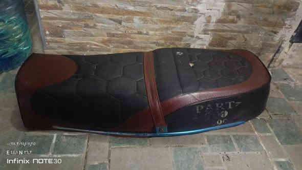 سلام عليكم
للبيع 
دبو بارت مع كرسي 10,000
غطا اسود جنب الشراق 4,000
فرش مع وجه الدبو مع طراشه 30,000 
ظمور 5,000
غمزات عدد 4  7,000 
غمزات بارت عدد 3 مربع 5,000 
ضوء أمامي كامل 7,000

للتواصل ***********
