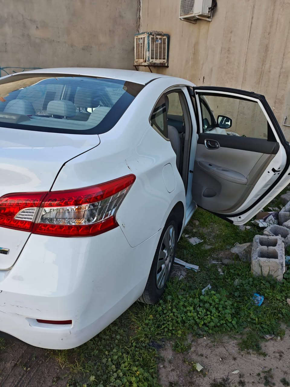 سنترا موديل ١٤خليجي سياره بدون ضرر بدون صبغ دفتر بانزين سنويه لحد ٣٠رقم سليماني مكان كركوك ***********
