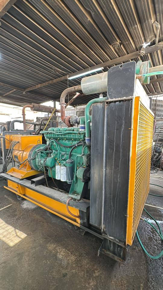 سلام عليكم فالفو دي 10 للبيع توليد 250 مكينه تجفيت جديد كله جديد لا تنقيص ولا تبخير تجي تاخذه من الحمل المكينه بكن ستندر والبيرن 10 يعني تعتبر ستندر شرط الحمل بم كهرباءي خير من الله محمله 700  مكان المولد بغداد للتواصل *********** سعر 68
