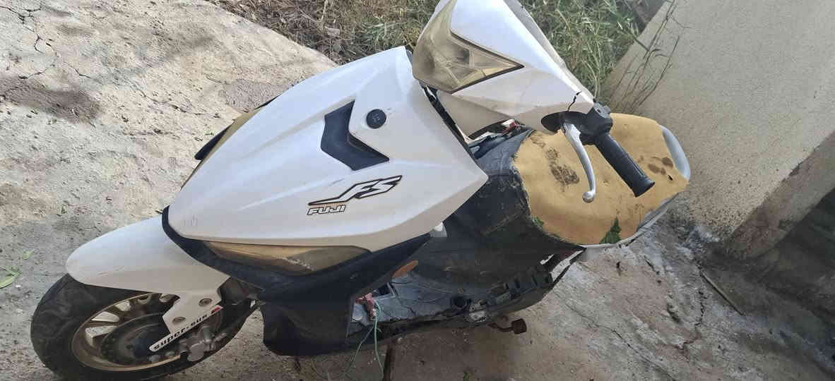 هاي دراجه للبيع نقصها كابريتر حلل واخذ من قلب ولسان بيها شلع تشلع تبليط مكاني بغداد تاجي قرب جسر الدوار ٢٠٢١ اخذتها من شركه بس تركتها اخذت سياره وهسه اريد ابيعها متواجد خاص واتساب *********** ما عندي توصيل
