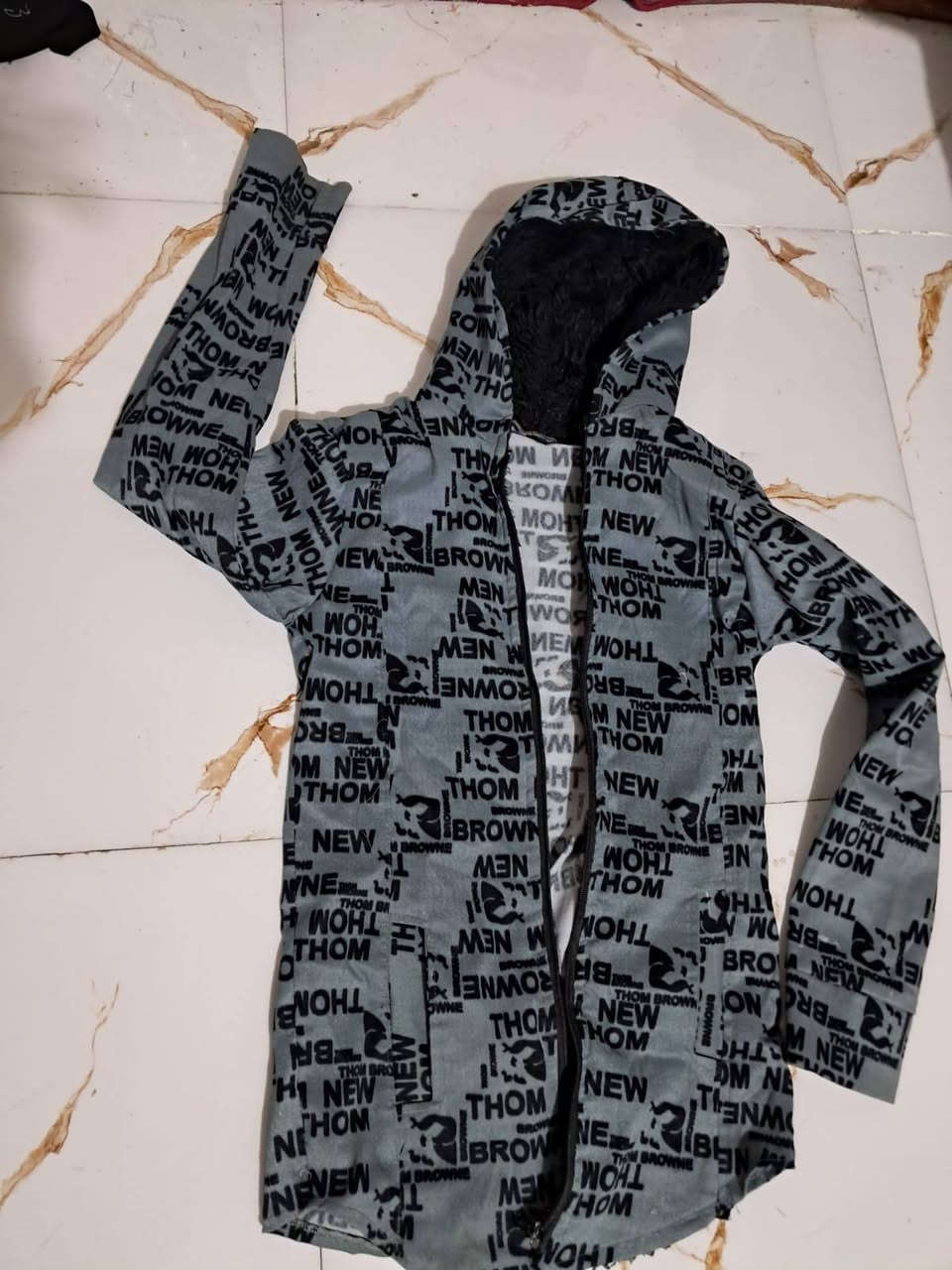 ملابس ولادي يلبس عمر 9الئ13 شلعه سعر 10 "التواصل على هاذة الرقم ***********
