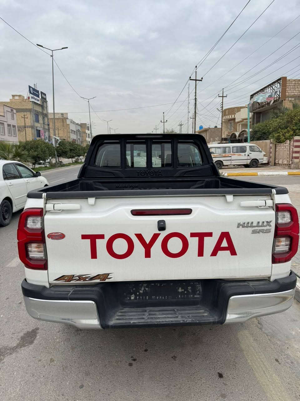 السلام عليكم
مكلف بالنشر 

هايلوكس فورويل 2024 كير اوتوماتيك  تبريد قطعتين سياره جديدة جدا 
بيها PDR على كد شبر بالباب الخلفي عكس السايق بلون اي قطره صبغ . 

ماشيه ٤١ ألف وضع شركة 
مكان  السياره كربلاء 

السعر : 315  
وبيها مجال بسيط جدا .  
غير متوفر على الفيس بوك للتواصل الاتصال بالرقم 

***********
