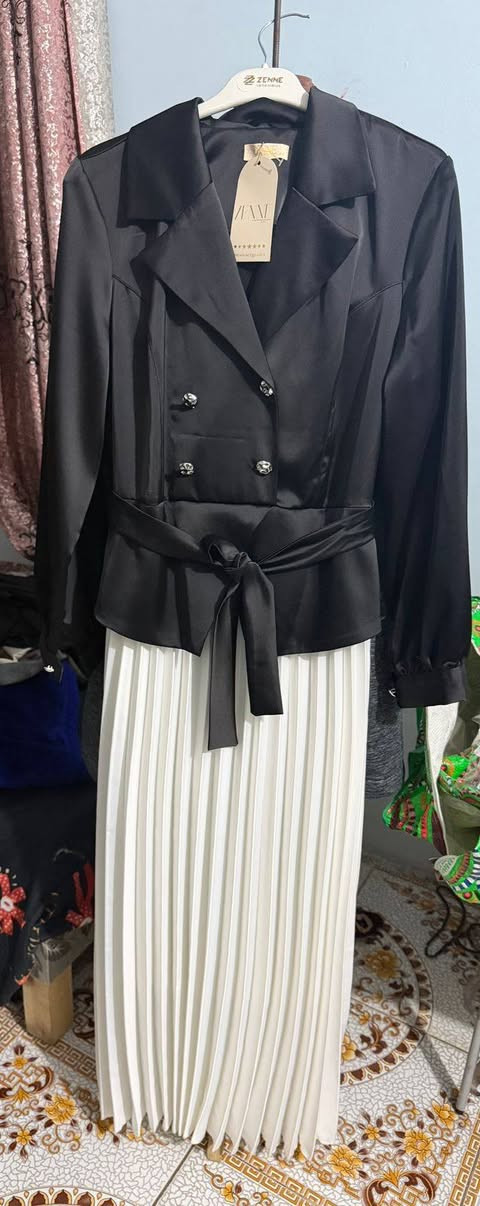 مرحبا بنات عمري اشتريت فستان لبارحه وطلع جبير عليه خامته تخبل ونفس بالصوره بس فرق من جوه لونه ابيض بعده بالعلامه مالته قياس ٤٤ وسعره ٥٠ مكاني بغداد بياع


**إذا كنت صاحب هذا الإعلان وتريد حذفه لأي سبب، رجاءا أرسل رسالة إلى الدعم الفني**