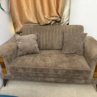 تخم للبيع نضيف استخدام قليل السعر 400 وبي مجال العنوان بغداد 077215797...
