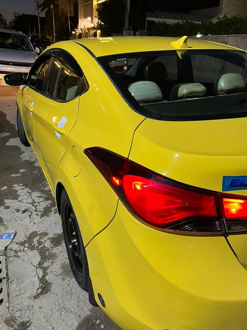 السلام عليكم

النترا 2015

السياره البارحه طلعت من الفرن صبغه جديده
مصفره هيئه وغرامات 

لون اصفر.  وارد امريكي 

حادثها موضح بلصور

باقي السياره كفاله. 

مكينه 2000 دوش 

تبريد 🧊 

السياره جاهزه ع آخر حبه

السياره بسمي تحويل ثاني يوم 

مكان السياره بغداد 

السعر 117

***********

شرط وين ميعجبك تفحص افحص 

المكينه مجفته جديد شرط السياره خرسه مابيها صوت 

الغراض الي مبدله جديد (باتري ايسي ديلكو ظمان سنه +سلف+داينمو+حاظنه ومروحة +تخم اذاين+جام بكلايت خلفي امامي+دهن كير+تخم مجول+بلكات+صبغ وياله حراري+ تخم تاير جديد+منظومه تبريد +فريز تدفئه جديد+بطاين+)(السياره بيها منظومه غاز صار شهرين من شديتها عليها بعدها بظمانها سنه خير من الله الصرف تمشي450كيلو ب10,000
