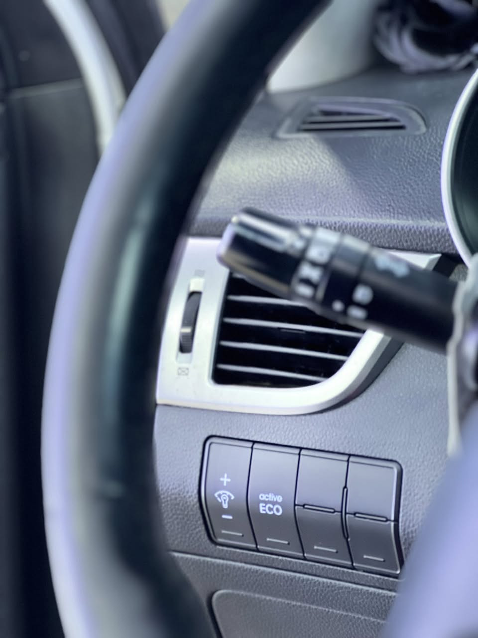 للبيع
سعر $118
هونداي اللنترا هاشباك٢٠١٦
ماشية 155
محرك ٤سلندر حجم 20جي دا اي كير اوتوماتيك AT المرغوب شرط المحرك والكير  بدون دوانز بدون دوانز 
رقم اربيل 
سنويه جديده
🚫سيارة كود واحد صبغ شوي من الجاملغ والبوند بدون دواخل 
فول مواصفات 
سقف بانوراما 
كشنات جلد 
هيتربالكشنات
     مودات القياده
 Eco Normal  sport comfort 
شاشة كامرة 
حساسات فول 
تحكمات ستيرن 
كروز سرعه
 زينول لايت. 
تبريد قطعتين امامي 
ويل كروم حجم 17
4دسك 
مرايا تعتيم
حساس جام ضباب  
كشن كهرب  
تبريد ثلج ❄️❄️❄️
سيارة جاهزه 
موصل الايسر 
 واتساب ***********
