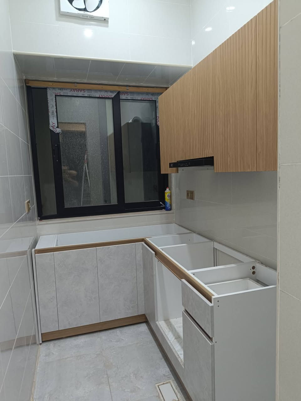 كونتر لأحد زبائننا  الكرام في منطقة طريق بغداد
      عنوان المعمل :  كركوك _ سرجنار
              رقم           :   ***********
                                  ***********
