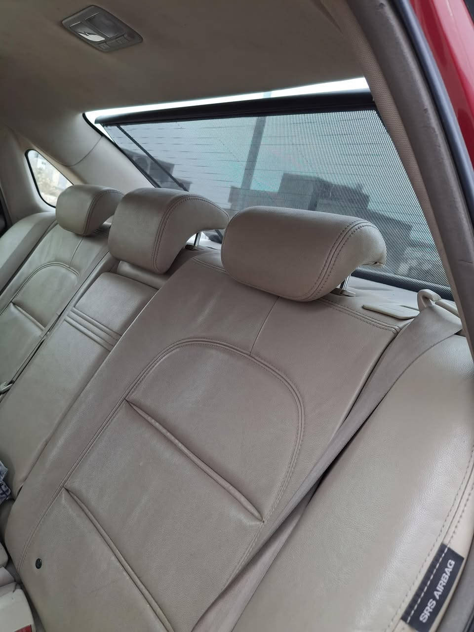 ازيرا 2011 امريكي. فووول مواصفات للأخير 
بيها صبغ كلير قطع بدون معجون ابيعك حزام 
100$ وبيها مجال و سعرها جداً مناسب 
***********
مكانها الرمادي
