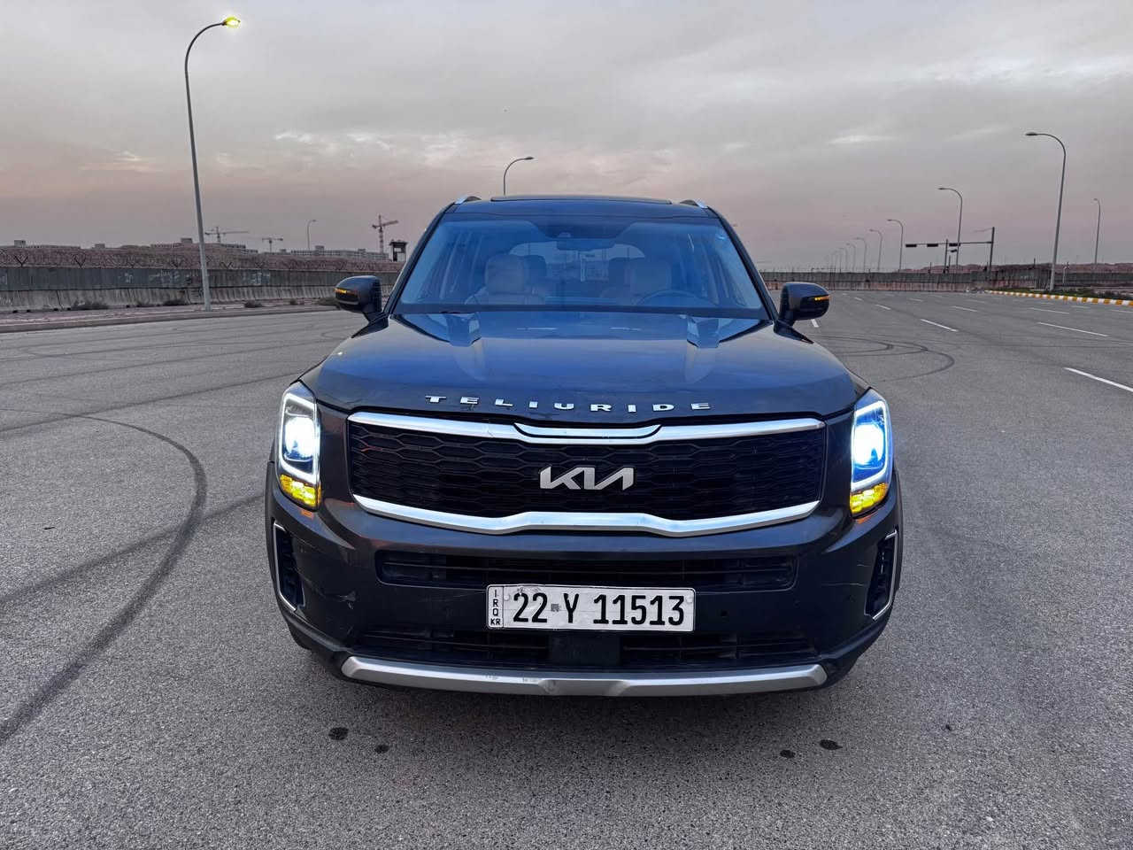 السلام عليكم
كيا تولارايد 2022  
فول مواصفات 6 سلندر 
سونار بالصور 

1.بصمه 

2.فتحت سقف

3. أشاير بل مري 

4.لد نهاري لون شمسي 

5.ويل حجم 20

6.جنطة كهرباء

7.تشغيل عن بعد 

8.كامرة خلفية

9.عدسات زينون

10.كشن منفصل لون ابيض vip

11.تدفئة تبريد كشنات أمامية

12.تبريد مركزي 3 قطع 

13.برد خلفية دفن بلادي 

14.دشبول صاج وكروم 

15.كشن السائق كهرباء بل كامل 

16.كشن الصدر كهرباء 

17.نقطة عمياء

18.مانع انزلاق

19. تحديد مسار

20.أوتو هولد

21.سايد يريد دگمة

22.اربع مودات قيادة 

23.الوضع الاقتصادي عند وقوف السيارة 

24.شاشة چبيرة 

25. شاحن لاسلكي 

سياره جاهزه من كلشي 

السيارة بعد بيها هواي مواصفات ما مذكورة .

مرقم أربيل تحويل او وكاله شوكت ما يعجبك .

الضرر:. بنيد وباب صبغ و بارد بجاملغ 
سونار بالمنشور 

 السعر 228 وبيها مجال 
مكان السياره بغداد السيديه

*********** بغداد, العراق
