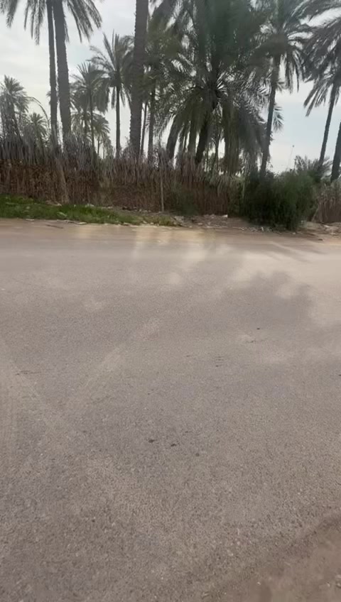 السلام عليكم 🏠 يوجد بيت لبيع مقابيل الجزيره السياحية مساحته 250متر  طابقين خمس غرف نوم بناء طابوك  الاستفسار 📞 ***********
