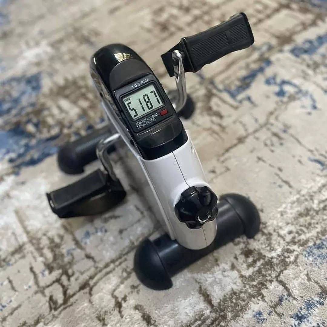 دراجة التمارين المنزلية الصغيرة #الاصلي🚴‍♂
جهاز الرياضي المتنقل في كل مكان للأرجل واليدين ومناسب لجميع الأعمار ✔️🏠🚴‍♀️

دّع الكسل وابدأ نمط حياة صحية بكل سهولة وراحة!
قدّمنا لكم دراجة التمارين الصغيرة متعددة الاستخدامات، الحل المثالي للتمارين المنزلية سواء للأرجل أو اليدين – تصميم ذكي وصغير الحجم، لكنها فعّالة جداً!

🔹 المميزات:
✅ مناسبة لليد والرجل – تقدر تستخدمها على الأرض لتمرين الساقين، أو تضعها على الطاولة لتمرين الذراعين وتنشيط الدورة الدموية.
✅ شاشة رقمية ذكية – تعرض الوقت، عدد الدورات، السعرات الحرارية، وسرعة التمرين لمتابعة تقدمك بدقة.
✅ مقاومة قابلة للتعديل – تحكم بدرجة صعوبة التمرين من خلال المقبض الأمامي حسب لياقتك.
✅ تصميم مدمج وخفيف الوزن – ما تاخذ مساحة، سهلة التخزين والتنقل، مثالية للبيت أو المكتب أو أي مكان أخر ✔️
✅ تساعد على إعادة التأهيل – مثالية لكبار السن أو للأشخاص بعد إصابات، لتقوية العضلات وتنشيط المفاصل بلطف.

🔸فوائدها الصحية 💯
سوفان الركب والكوع 
الشلل النصفي
آلام المفاصل 
خشونة الاطراف 
تقلص العضلات 
آلام الأكتاف
آلام الركب 
أصابة المفاصل 
تنشيط الدورة الدموية 
تحسين اللياقة البدنية 
حرق سعرات حرارية 
تنحيف الساقين واليدين 
الخمول والكسل لكبار السن 

🌿 تحسن اللياقة البدنية العامة
🧠 تنشط الدورة الدموية وتحارب الخمول
🔥 تساعد على حرق السعرات وتنحيف الساقين والذراعين
🧘‍♂️ تخفف التوتر وتحسن المزاج

‼️مناسبة لجميع الأعمار لتحريك الجسم يومياً ✔️ #الاصلي 

السعر 
🚘 يوجد خدمة توصيل لجميع محافظات العراق ٤ الاف 🚘
#بايسكل_منزلي
#دراجة_تمارين
#رياضة_في_المنزل
 #أجهزة_رياضية
#لياقة_بدنية
#معدات_رياضةإذا 
#بايسكل_منزلي
#دراجة_تمارين
#دراجة_رياضية
#رياضة_منزلية
#أجهزة_رياضية
#لياقة_بدنية
#تمارين_منزلية
#رياضة
#نادي_منزلي
#حرق_الدهون
#خسارة_الوزن
#كارديو
#صحة
#رشاقة
#تمرين
#معدات_رياضية


**إذا كنت صاحب هذا الإعلان وتريد حذفه لأي سبب، رجاءا أرسل رسالة إلى الدعم الفني**