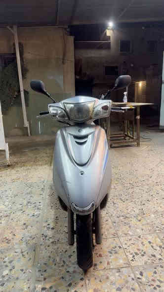 سلام عليم 
بيز بغبغاغ للبيع 
مكينه ما مفتوحته
الدراجه خير من الله كلشي منقاصه كهرباىيات كله شغال السعر ٨٠٠وبيه مجال 
***********
