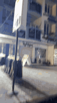 � بناية للبيع – الشعب / شارع الصحة – قرب جامع الحق
📐 المساحة235متر
📏 الواجهة: 10 متر
📏 النزال: 23.5 متر

📌 تفاصيل البناية:

 • 4 طوابق
 • الطابق الأول والثاني: إيجارات�
 ◦ كل طابق يحتوي على 13 غرفة
 • 
 • الطابق الثالث والرابع: شقق سكنية�
 ◦ كل طابق يحتوي على شقتين
 ◦ كل شقة تتكون من 4 غرف نوم
 محلات عدد2• 
 • 
يوجد مصعد
 • مولد كهربائي

💰 الوارد الشهري: 5,000,000 دينار عراقي – قابل للزيادة
🏠 توجد شقة فارغة

📍 موقع مميز وقريب من جميع الخدمات

للاستفسار والمراجعة يرجى التواصل  السند للعقار 📞

مهدي المحمداوي 
***********

 المحامي برع المحمداوي ‭

‭0770 396 8650‬
