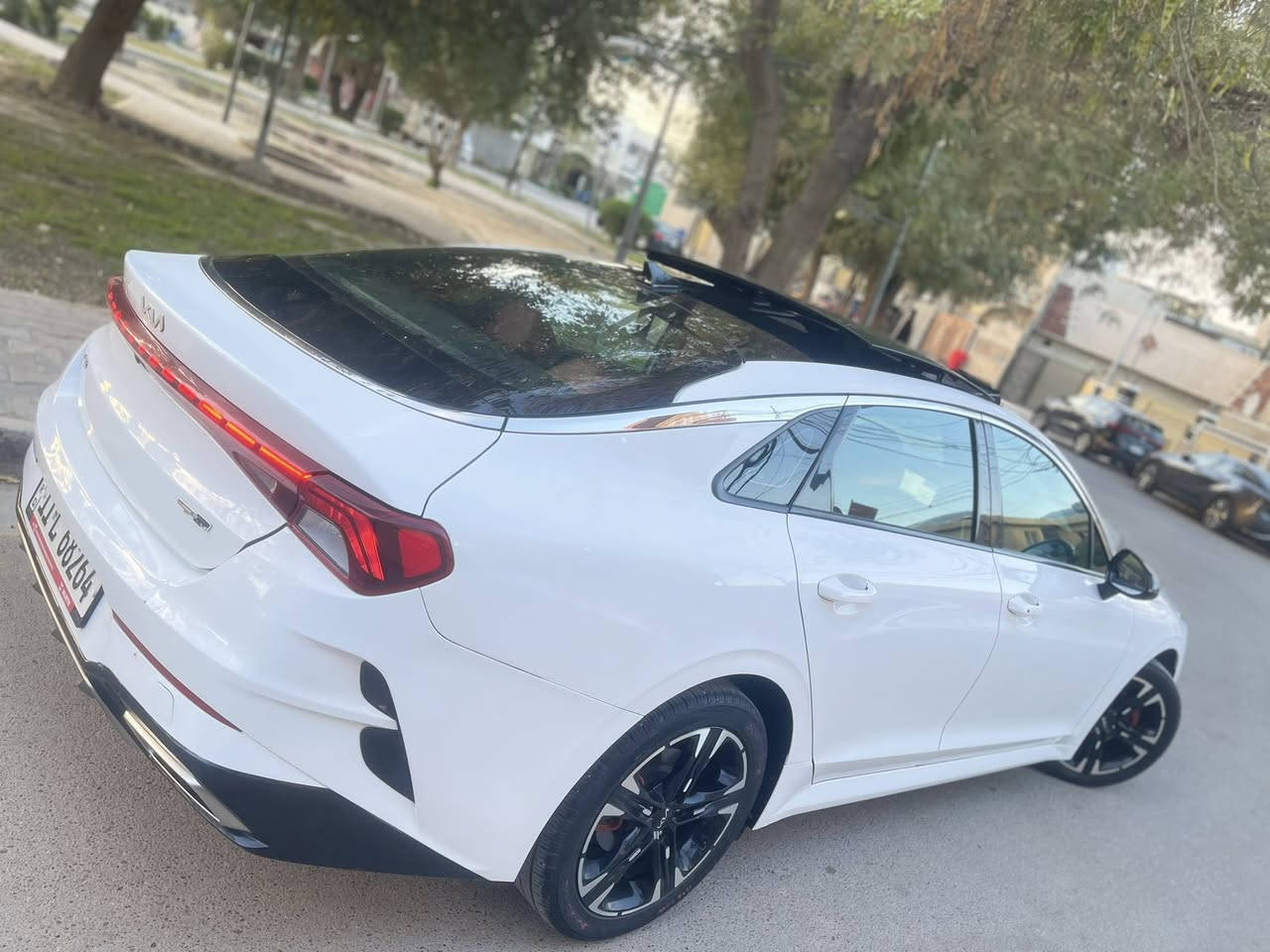 السلام عليكم كي فايف موديل 2022
مواصفات جي تي لاين فوول للاخير

1600 تيربو 

مواصفات 

بانوراما 

بصمه

كشنات تدفئة 

 

شحن هاتف لاسلكي 

قياده ذاتيه ؏ الخطوط السريعه

هاند بريك بصمه

تشغيل عن بعد 

مثبت سرعه 

نضام ABS

مانع انزلاق حساس أطارات 

بك لايت ليد

شاشة

كامره دواره

الاسلكي 

شاشه اعطال

ويل كورم لونين

رادار جانبيه

مراقبة النقطة العمياء

رادار الخطوط البيضاء 

اشاير بالمري 

كشنات جلد احمر

مقعد للسائق قابل للتعديل كهربائياً

لايتات ‏3 عدسات 

نضام قياده أيكو + سبورت +سمارت +نورمال

بلوتوث + aux + usb

فول تحكم ستيرن

كير أوتو + عادي

ئوتو بريك 

‏ ‏الخريطة

ستيرن حرف. Led D +  زينون

توقف ذاتي عند الرجوع

صندوك بصمه

‏AUTO HOLD

تصميم خارجي رياضي

نظام الملاحة

مصابيح خلفية LED

مصابيح ضباب LED

لاسلكي Android Auto 

 ماشية51k

حادث : قبق جنطه نفسه راجع سياره جديده ماشاءالله

السعر 170 وبيها مجال لشراي 

بغداد الدوره

الرقم ***********
