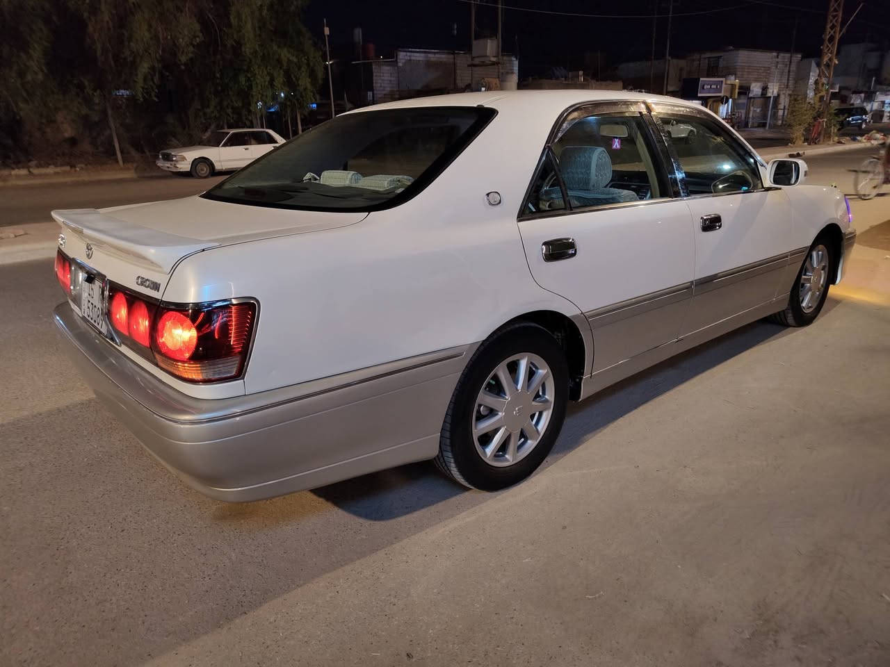 كراون ملكه موديل 1999اصل
رقم انبار بسمي نگليزي مشروع وطني سنويه لل31  
مكفوله كص ونقل  وضربه وصبغ 
مكينه وگير وحداديه وتبريد وكهربائيات جاهزه من كلشي 
شاصي 75كرستال السياره 4دگم اصل
ديفور كبير تحوير نجف فوگ وجوه
دشبوف عارف العيساوي 
تبريد قطعتين ثلاجه خلفيه 
السعر ب132وبيه مجال 
***********

