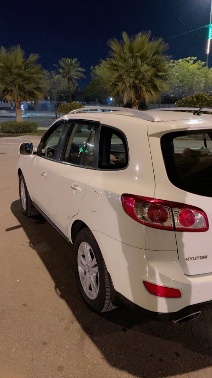 اقرا المنشور كامل وبعدين علق
سلام عليكم 

سنتافي للبيع 

الموديل:2011

عداد المسافة:149 الف

المواصفات ✅

1:سلايد 

2:سبعة راكب

3:كشنات :مخمل ومغلفه جلد

4:بصمة

5: مقعد السائق كهرب

6: ويل كب

7:تبريد لمس

8:تبريد تلث قطع

9:مري كهرب شفط

10: إشائر بالمري

السيارة مكفولة من اي ملاحظة فقط بارد

 السيارة بإسمي ثاني يوم تحويل

هذي اعلى مواصفات بالسنتافي

السعر:160 وبيها مجال بسيط

للأستفسار: ***********
