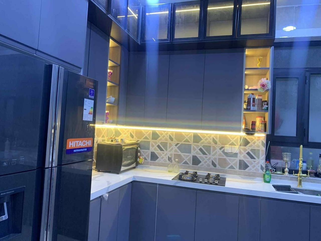 للبيع منزل حديث مساحه ١٥٠ متر طابو ملك صرف وياه هدايه والسعر مناسب جدا واجهه ٦ نزال 25 
ط الارضي/استقبال +حمام ضيوف+مطبخ+صاله داخلية+غرفه +حمام
ط الثاني /غرفه نوم عدد 4 +حمام عدد 4
العنوان /بغداد - #حي_الجهاد - ديوان المخابرات 
للاستفسار الاتصال  *********** م
