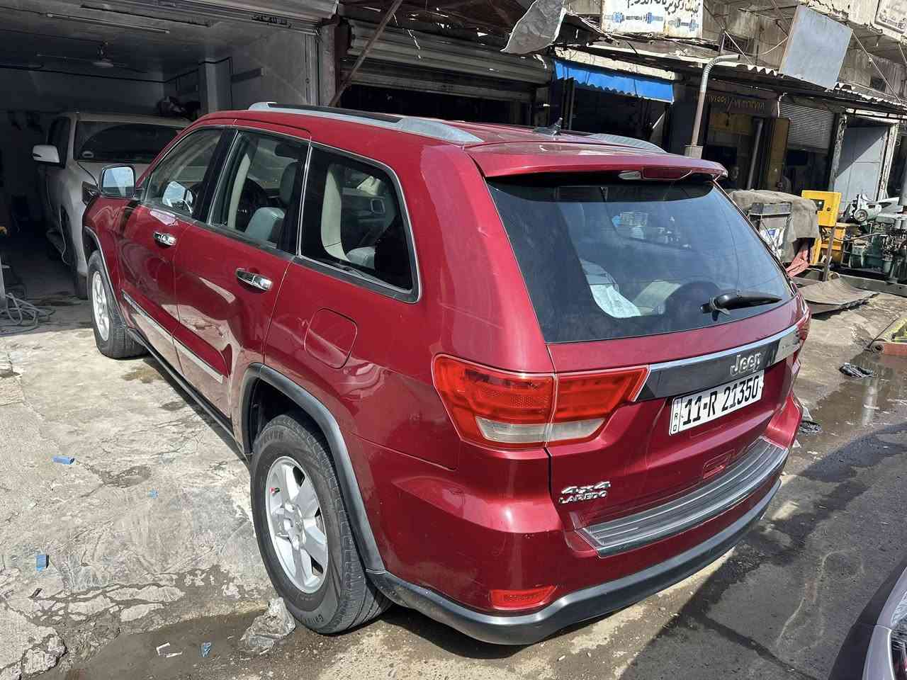 جيب لاريدو 2012 وارد امريكي حادثه صبغ ربع باب السايق فقط
بيه بارد ع كد شبر بالجاملغ الخلفي الباقي كفاله عامه باسمي السياره تخم تاير صدر جديد كير مكينه شرط الفحص و السونار  تبريد ثلاجه السياره مابيهه اي نقص سعرهه ١٦٥ وبيهه مجال 
مكاني شارع فلسطين ساحه بيروت 
 ***********
***********
