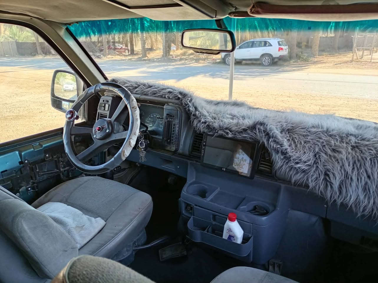 🚗 للبيع: شوفروليه فان (Chevrolet Van) 🚗
موديل 1995 ،،،،

المواصفات والجاهزية:

• المحرك والگير: كفالة عامة (بشرط الفحص).
• الإطارات: طقم إطارات (تخم تاير) جديد.
• البطارية: جديدة.
• الصبغ: مصبوغة عام لأغراض الجمالية فقط (تجديد مظهر).
• الرقم: القادسية / لوحات حمل.

تفاصيل البيع:
• السعر المطلوب: 38 ورقة ($3,800) وقابل للتفاوض البسيط.

• الموقع: محافظة بابل.

للتواصل والاستفسار:
📞 الاتصال على الرقم: ***********

تحياتي لكم جميعاً ،،،
‏  خادمكم ⚡️ مـسؤول جـروب فـان اسـترو الـعراق
