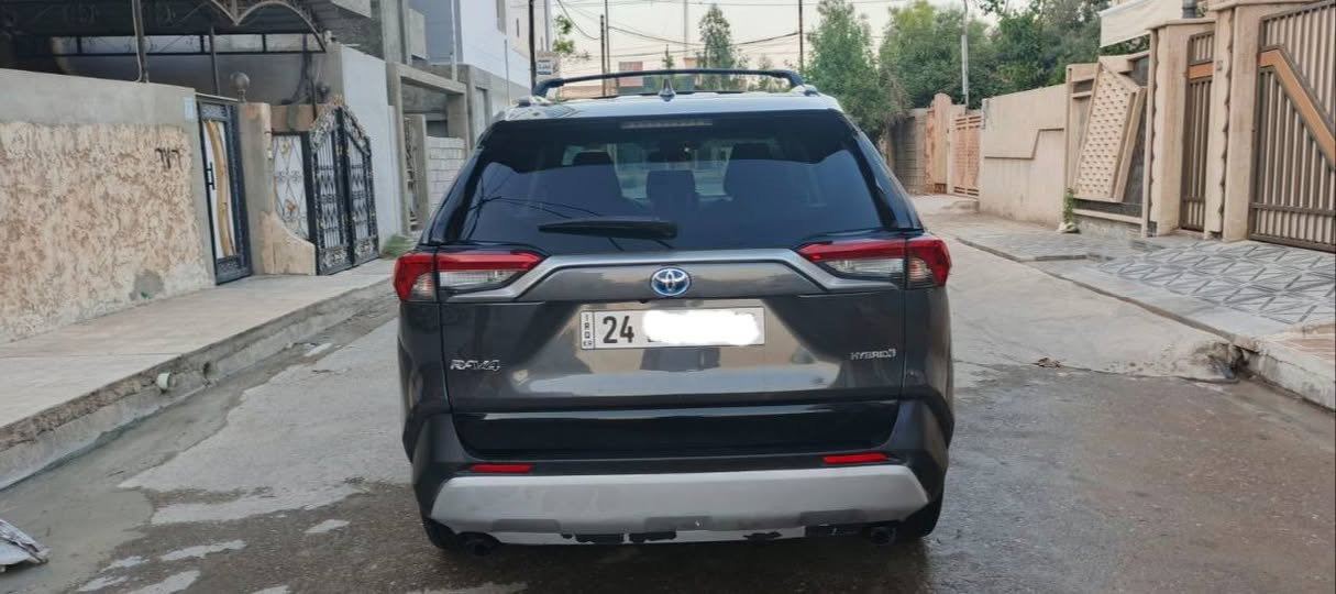 تويوتا RAV4 موديل 2023 فئة XLE
      《للعلم السيارة ما هايبرد》

​راف فور (RAV4) مال بيت ونظيفة جداً للبيع، السيارة موديل 2023 فئة XLE، اللون فيراني مميز وماشيه قليل جداً .

​المواصفات: مواصفات الـ XLE المعروفة (بصمة، شاشة، كاميرا، رادار، فتحة سقف، وغيرها من المواصفات العالية).

​الوضعية: السيارة حيل ناعمة وجاهزة من كلشي، محرك نظيف وبحالة ممتازة   كير بحالة ممتازة وتبريد بشرط الفحص.

​الضرر: بيها حادث من الخلف (تعديل وتصليح درجة أولى وعلى الفحص)
للتواصل على الرقم وهم بيه واتساب
***********
هم اكو فقرة كلش مميزة وحلوة بسيارة RAV4  يلي مهتم يتواصل واتساب موصل, نينوى
