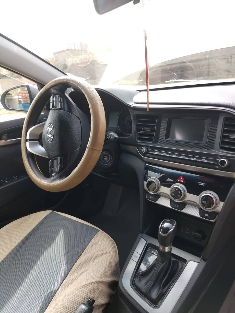 سلام عليكم أللنترا 19 ماشية ٦٧ ضررها تبديل بنيد وجاملغ اليسار استخدام شخصي مكانها بابل ..مكلف بالنشر ***********
