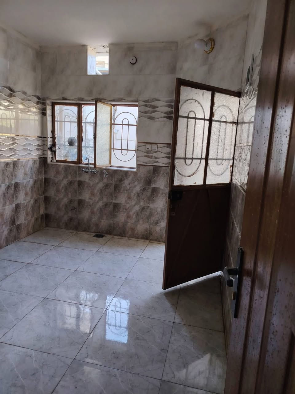 🏠دار للبيـــــــــع 

فـٓــــي شـــــــارع80 خـــلف أ ســـمـــاك ألـشــجري
__________________
المساحــــــة // 100م #طابـــــو #صرف
الواجهـــــــــــة // 5م
النــــــــــــــــــزال // 20م
__________________
🧱🏗️ #الطابــــــــــــــق #الأرضـــــــــــــي
غرفــــــــه وصالـــــــــة وهــــــــــول ومطبــــــــخ ومجمــــــــــع صحيــــــــات خارجــــــــي وداخلــــــــي ..

🧱🏗️ #الطابــــــــــــــق #الثانــــــــــــــــي
بــيـــتـو نـــــه
ـــــــــــــــــــــــــــــــــــــــــــــ💲
للأستفســـــــار عــــــن السعــــــــر يرجـــــــىٰ الاتصال
ـــــــــــــــــــــــــــــــــــــــــــــ💲
#مكتـــــــــب
            🧱🏗️ عـــشـــتــار للعقـــــــار🧱🏗️
#الكائـــــــــن
  شارع_الكرامة_قرب_حي _الحسين
         ***********📞☎️📞
_____________________________________________
