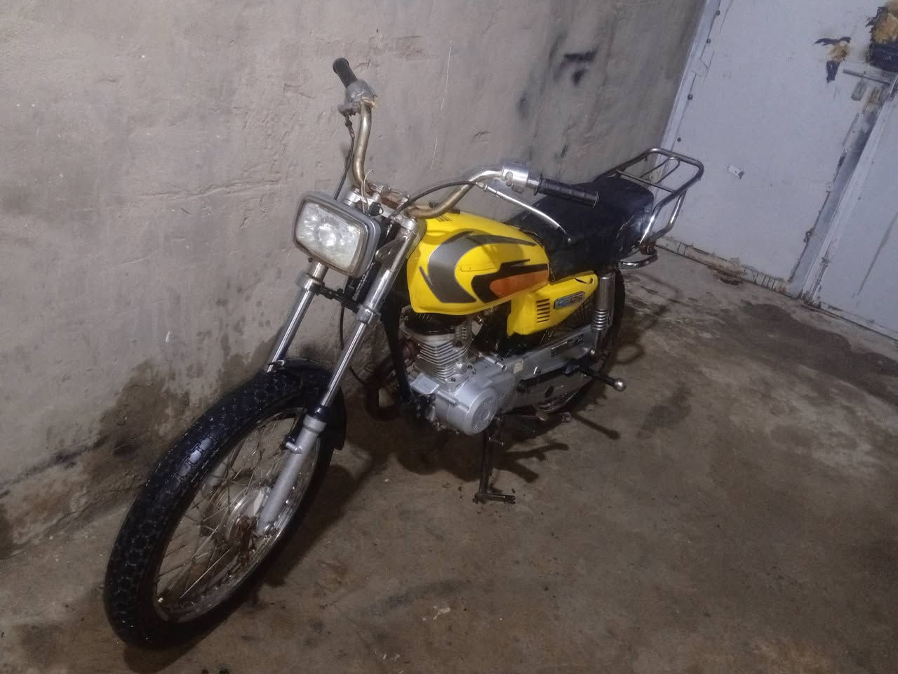 لبيع كلك مكفوال ايراني اصلي دراجه كامل او نضيفه شراي يخابرني ***********
