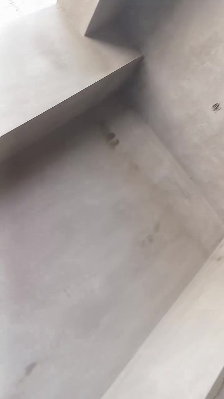 السلام عليكم خلفه لبخ سمنت جص بورك نثر العنده شغل خابرني وتدال اسعار مناسبه لك هاذه رقمي ***********

