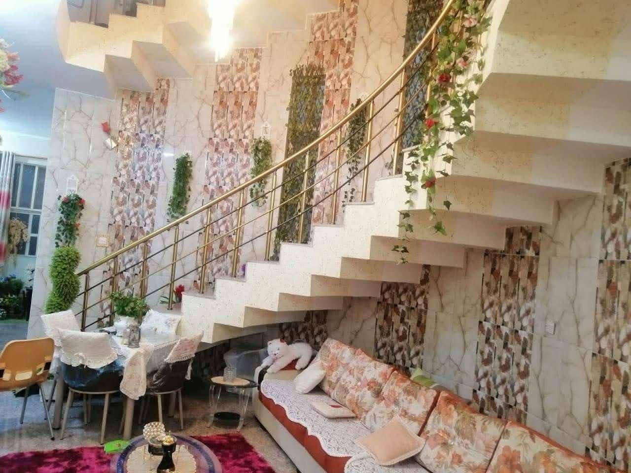 (🌹اللهم صل على محمد وعلى آله محمد🌹)
#أعلان

#بيت للبيع منطقة حي موسئ الكاظم

#مساحه 200م طابو صرف

#طابقين صب كونكريت بناء حديث

#طابق الأول بي/ غرفه نوم واستقبال وصاله
ومطبخ وصحيات داخليه وخارجيه وطارمه
وحديقة عالي عن الشارع

#طابق الثاني بي/ غرفتين واستقبال وصاله
ومطبخ وصحيات وسطح عدد2

#السعر 162 مليون قابل للتفاوض
#ملاحظة/يكون الاتفاق حصرا بين البائع والمشتري داخل المكتب 🥀🥀🥀
#للاستفسار الاتصال بالأرقام
☎️ ***********📞 يوجد واتساب 🥀
☎️ *********** 📞 يوجد واتساب🥀
☎️ *********** 📞 يوجد واتساب🥀
مكتب النائل للعقارات الكائن في ام العصافير قرب برج آسيا 🌺🌺
