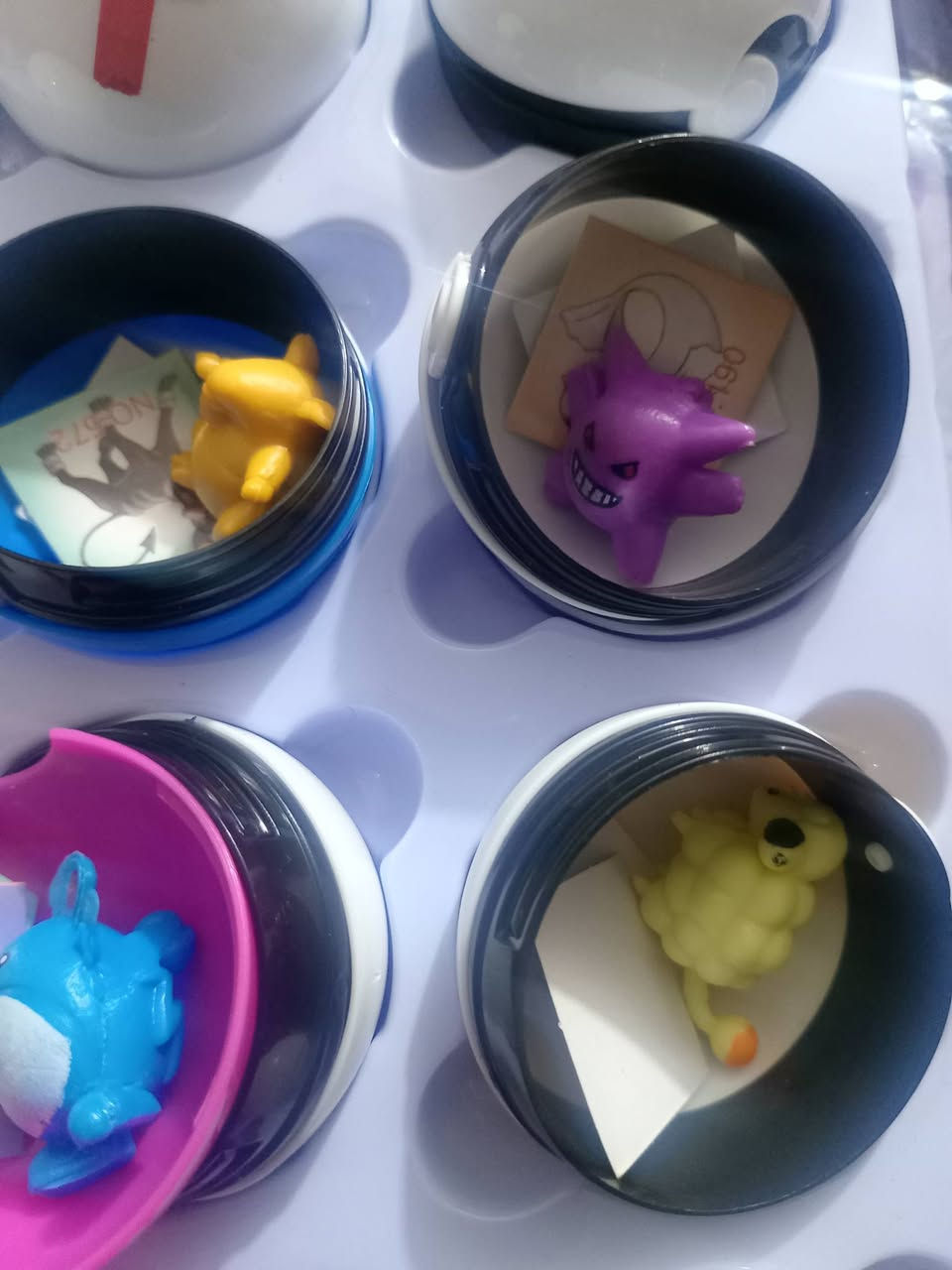 علبتين كرات بوكيمون كل علبه تحتوي علئ 12 كره وبداخلها مجسم صغير  سعر العلبه الواحده ب 8000  فقط


**إذا كنت صاحب هذا الإعلان وتريد حذفه لأي سبب، رجاءا أرسل رسالة إلى الدعم الفني**