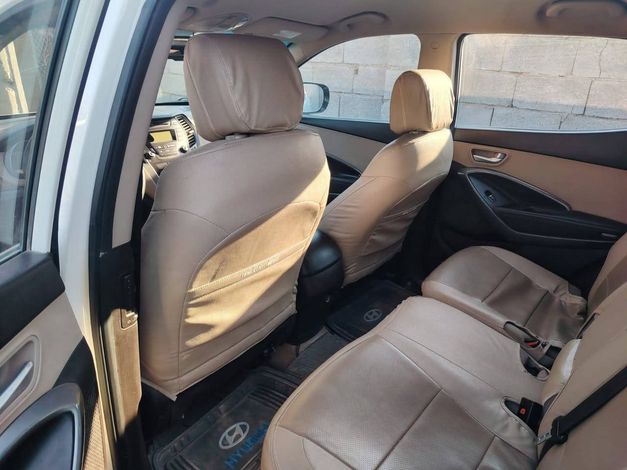 سنتافي ١٤ خليجي ٧راكب ٣قطع تبريد ٤سرندر كفاله عامه من الصبغ و الضربه رقم أربيل انكليزي جديد السعر ١٥٠ وبيها مجال حك الجيه رقم التلفون ***********واسط النعمانيه
