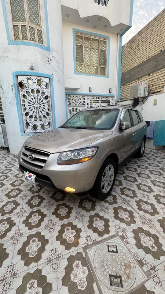 سنتافي 2007وارد كندي سبعه راكب سته سلندربيه 3 قطع صبغ بدون داخل والسياره ما عايزه البرغي جاهزه مهزه مال جناي  سعره 108 وبيه مجال مكانه النجف  (***********) بي واتساب
