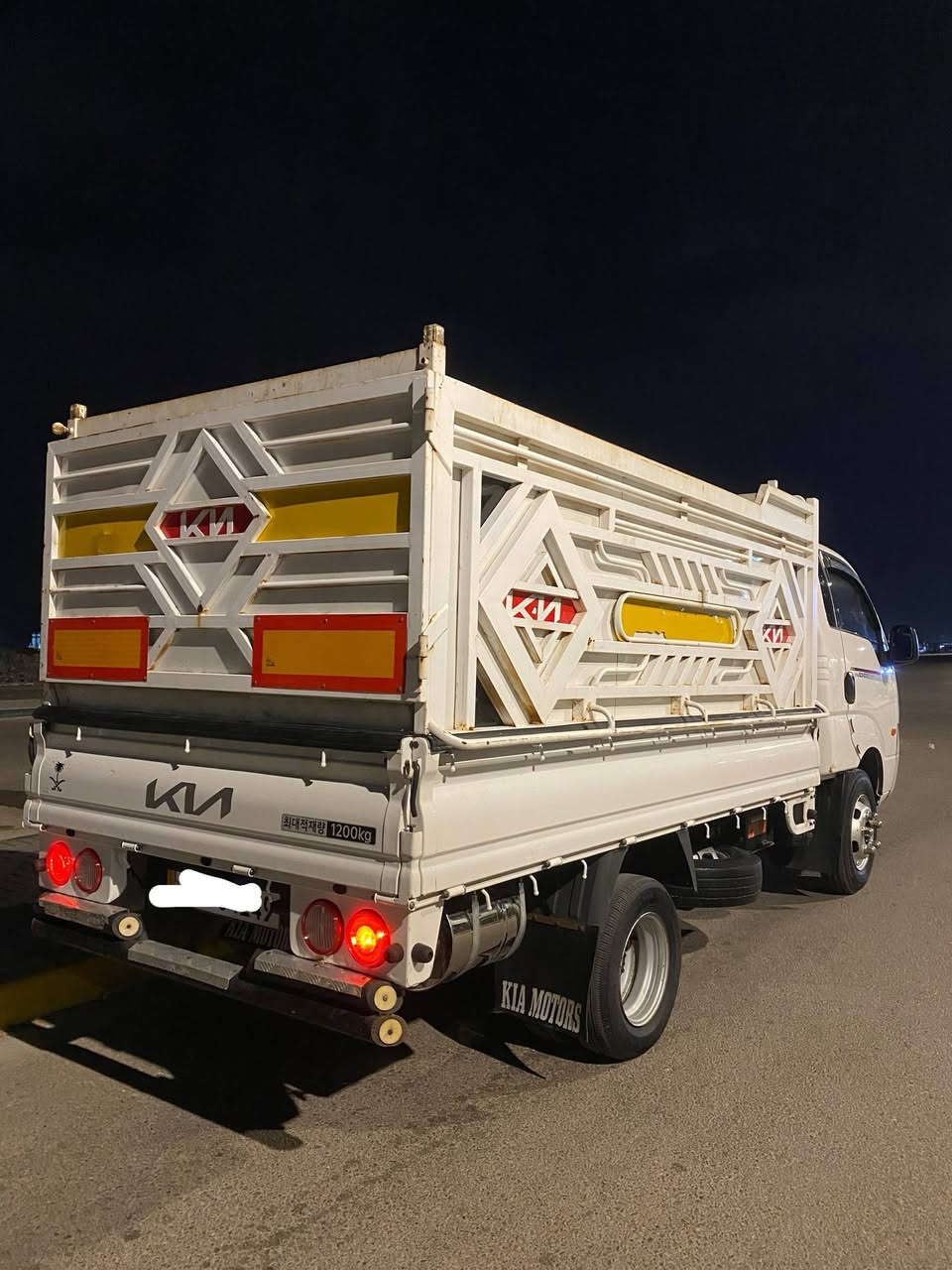 السلام عليكم كيا بنكو موديل٢٠١٦محرك مسكر سبلاين ادوات ادوات متوم شمالي تخم تاير حداديه مكينه كير نوزلات كفاله  مكاني البصره سعر 72وبيه مجال
للاستفسار ***********
