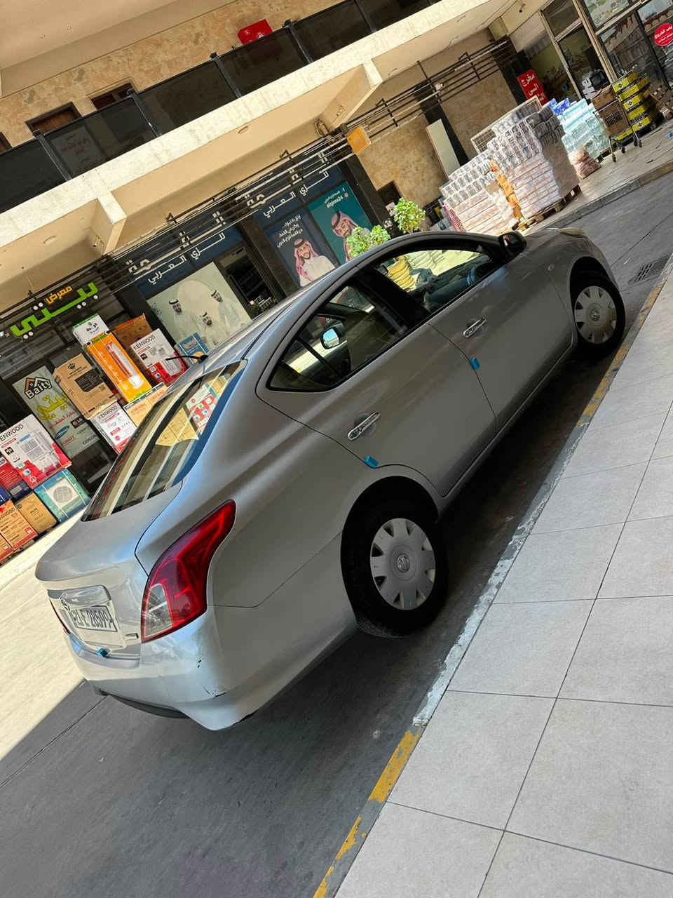 سلام عليكم 
بيع نقد فقط 
سني هندي 2016 جديده وجاهزه بدون اي نقص 
مكينه كير تبريد شرط 
شواصي تكم حوض كفاله 
بيها 4 قطع صبغ بدون ضرر 
مكانها بغداد العامريه 
السعر 85
*********** بغداد, العراق
