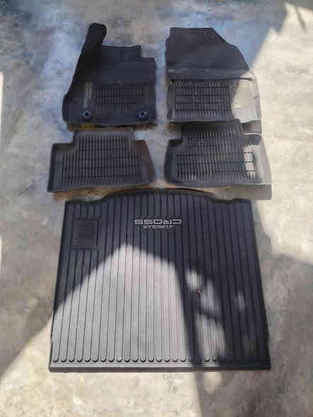 سلام عليكم من رخصت الدمن للبيع ارضيات كورلا كروز تخم حته الصندوك مال وارد امريكيا   *********** و عندي  تخم  رادرات كورلا كروز
