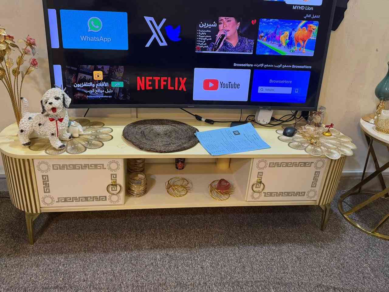 ميز طعام 6 كراسي نظيف مابي ضرر ب130 وبي مجال 
ميز بلازمه جديد ب70 وبي مجال 
سبلت جنرال طن انفيرتر ب250 وبي مجال بسيط 
مكاني بغداد المنصور واتساب ***********
