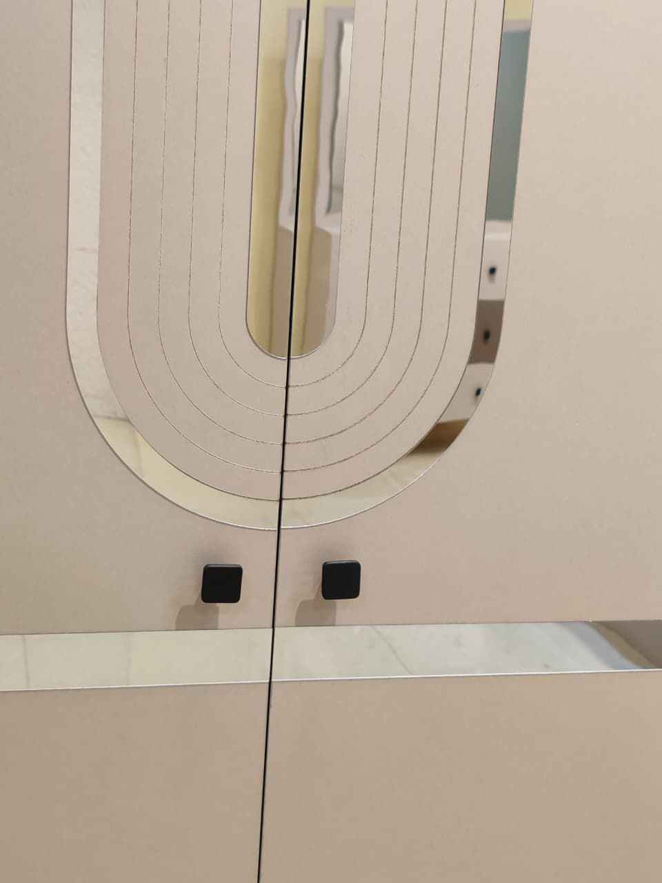 غرفة نوم ناز ابواب 7 قطع معمل اصلي درجة اولى📢

نفس الصورة بالضبط💯
برغي وجوي حديد
سرير جك خزان 
نرمايد هيدروليك 
سكك ثلاث مراحل  
متوفرة بلون كريمي
كنتور 6 باب قياس 225سم✅
ملحق كنتور 2 باب 75سم✅
سرير 180*200✅
كومديات عدد 2✅
ميز تواليت✅
مراة قيافه✅
 
السعر  900 الف 

توصيل بغداد مجانا 
اطراف 20 الف 
محافظات 75 الف

☎️للحجز مراسلة الصفحه او واتساب ***********☎️ كربلاء, العراق
