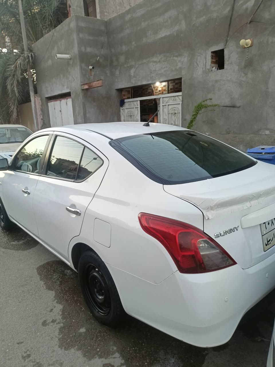 سلام عليكم نيسان صني هندي خليجي موديل 2020 رقم اربيل سنويه منتهيه صارله 4 اشهر سياره بيه باج وجاملغ تبديل بدون ضربه داخله اثر شخط وتبدلن كير مكينه كفاله حداديه جديده تخم تاير جديد ماشيه 170 تبريد ثلج سياره جديده وجاهزه سعر، 89 وبيه مجال مكان البصره لاستفسار ***********
