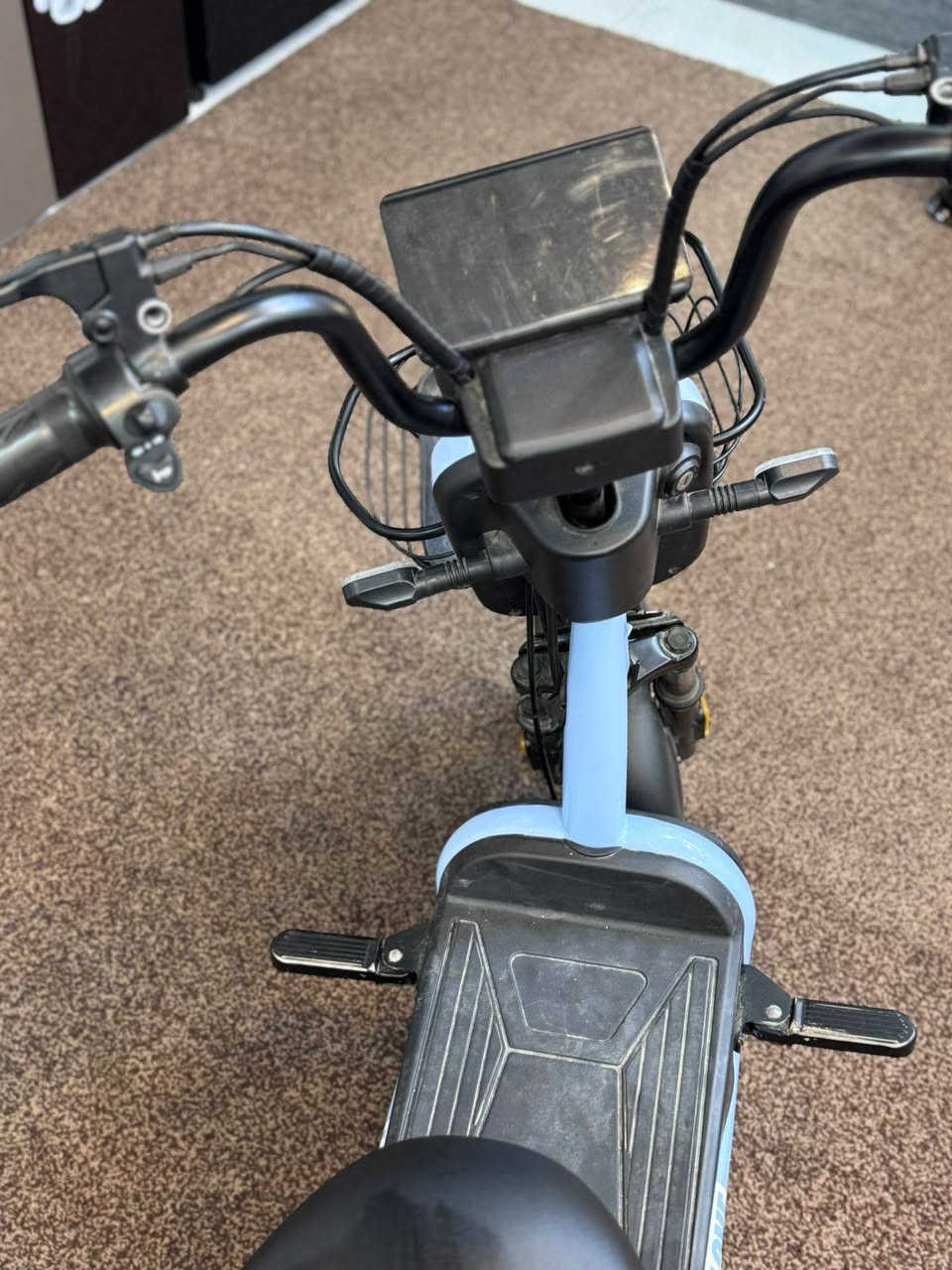 سلام عليكم
دراجه شحن 
جديده استعمال شهر واحد
 بطاريات اربعه  
عنوان/ واسط قضاء الحي 
سعر/ 350وبيه مجال 
رقم/ ***********بي واتساب
