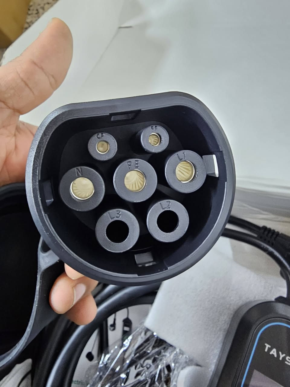 السلام عليكم اخوان عندي شاحنه مال تيسلا بهل شكل شغاله و جديدة غير مستخدمه التفيده يخلي سعره و بالعافيه
*********** اتصال او وتساب فقط
