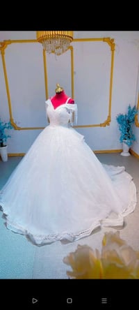 بدلات • فساتين • ملابس نسائية • فستان • بدلة نسائية • للبيع • ملابس بن...