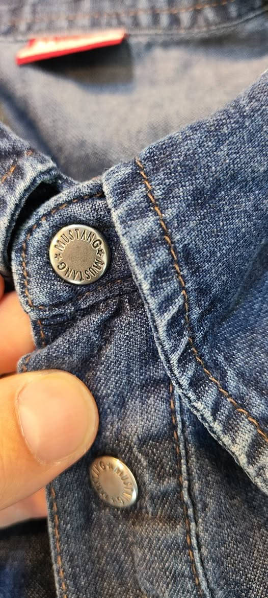 MUSTANG الالمانية ✔️✔️
باله اوربي اوريجنال %100
نظافة %100 
XXL  القياس 
68cm عرض الصدر 
75cm الطول 
يتوفر توصيل 6 الاف لجميع محافظات العراق 🚙


**إذا كنت صاحب هذا الإعلان وتريد حذفه لأي سبب، رجاءا أرسل رسالة إلى الدعم الفني**