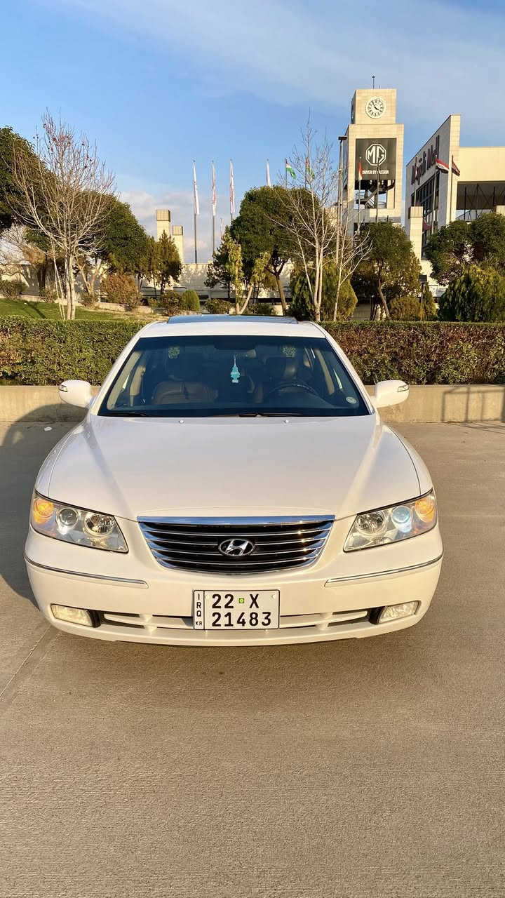 هونداي ازيرا موديل 2009 السيارة وكالة شركه القاصد 
مواصفات 1 على 1 فول لمتدد ViP سلايد ‏محرك 3300 
‏مواصفات :ستيرن ميموري كشنات خزن مري شفط بردة خلفيه داخل قعوة يي لايت زينون بك لايت ليد سبير منازل السيارة تنين سويج بلاد مالشركة جام بلاد 
ماشية 120 كيلومتر مكفول وگير مكفول السياره جاهزه وجديده وكامله من كلشي وعليها أدامه كامله صدر أمامي خلفي جديد وتخم تاير جديد مع سيرفيس كامل 
‏وباقي المواصفات معروفه السياره بيها جاملغ خلفي جيهات صايق سبوغ بس باقي كفالة عامة 
مكينة كير مكفولات بشرط سياره حيل حلوة ونظيفة
كلشي مكان السيارة أربيل معرض سيول 
رقم هاتف    ***********   
واتس أب موجودة
