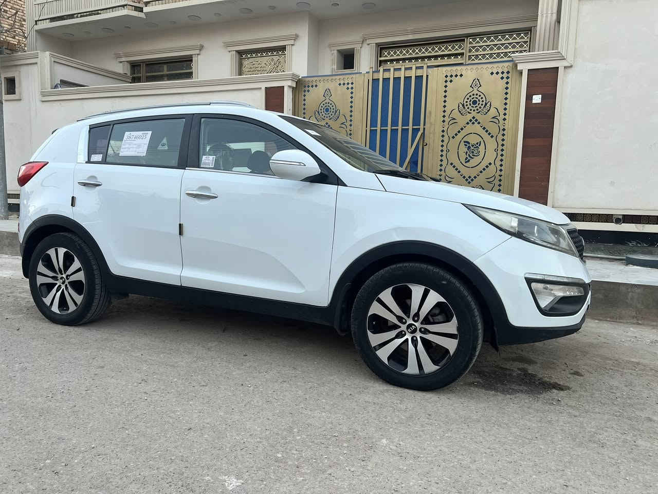 السلام عليكم سياره نوع كيا سبورتج للبيع وارد خليجي بيها صبغ بابين وبنيد امبدل والباقي مكفول بيها سونار بلمنشور موجود موديل 2014مشروع وطني سنويه جديده وجاهزه من كل النواحي محرك 2400 دوش كير تبريد حداده كله جديد ومكفول مكان السياره ميسان السعر 105 وبيها مجال قليل الشراي يتصل ***********////***********
