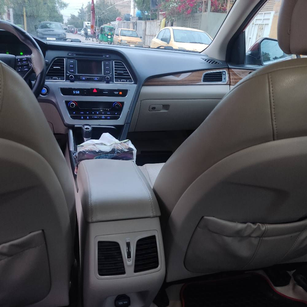 سوناتا 2015
بيها اربع قطع والقمارة بيها جراد بالقمارة
داخل بيجي ومطعم بصاج بلاد
كشنات الامامية كهربائية
كل كشناتاها هيترات وجلد بلاد
بردة بيبان خلفية بلاد
سيارة عليها ادامة عامه كامله من تبريد وحداديةصدر وقوايش كله جديد وتخم تاير
محرك 2400gdi 
بجم سبورت
 ولايتات زنون بلاد 
وكشافات لد
وبكلايت لد المقطع مربعات
شاشة وسط 
وكاميرا دوارة
ورادار 
ومودات سرعة 
وبصمة تشغيل وابواب
بأسمي السنوية والسعر 128 وبيها مجال للشراي
*********** بغداد, العراق
