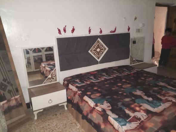 السلام عليكم غرفة اخشاب تركي 7 قطع غرفة جديده تفصال جديد السعر 550 وبيه مجال الاتصال الرقم ***********
