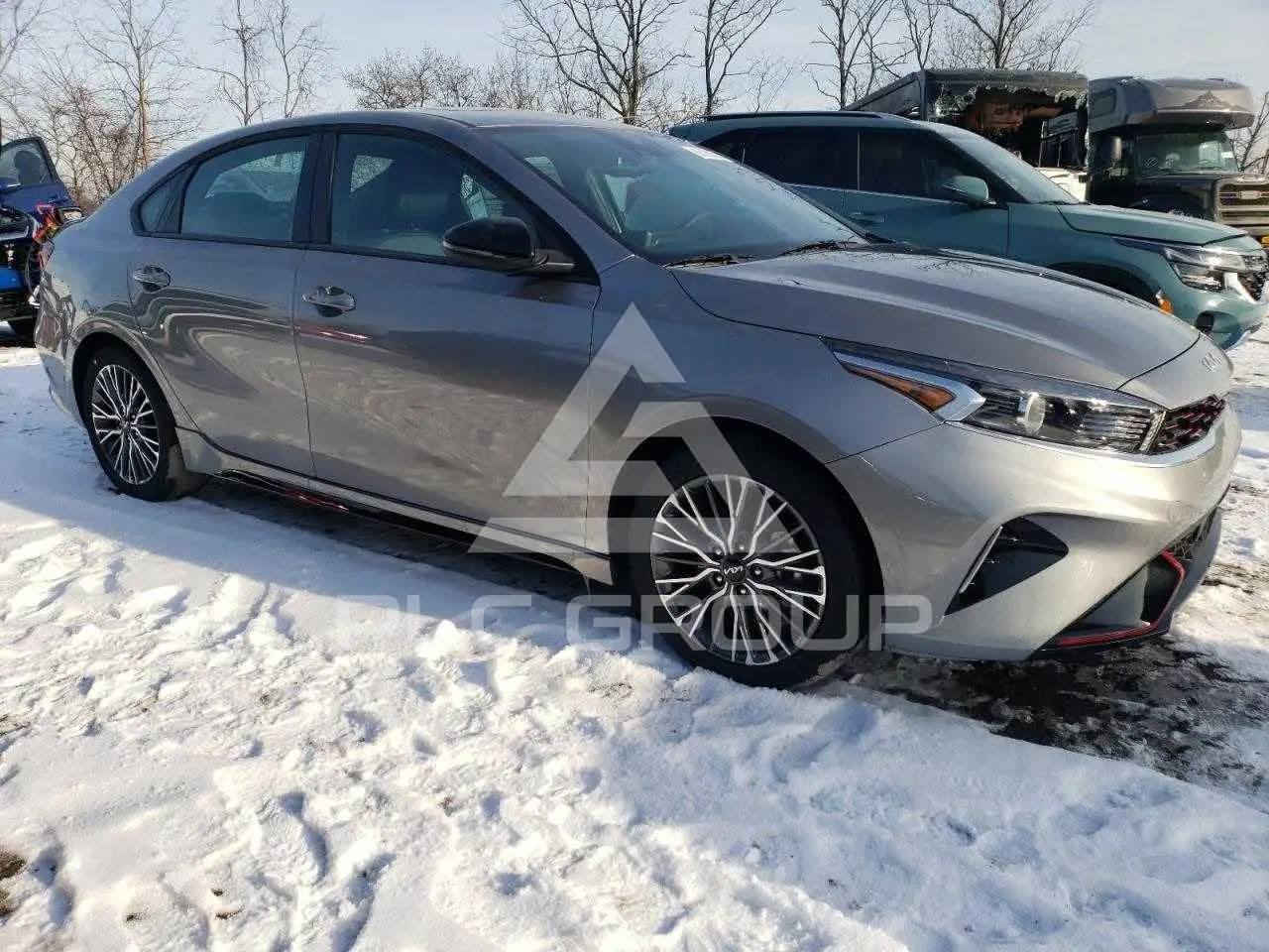 السلام عليكم
كيا فورتي موديل 2023 جيتي لاين فول عدا فتحه وارد امريكي حادثه فقط رصعه في الباب ومسحوبه سيارة تعتبر كلين بدون حادث بدون ايرباك ماشية 26 رقم بغداد السعر 145 للاتصال ***********
