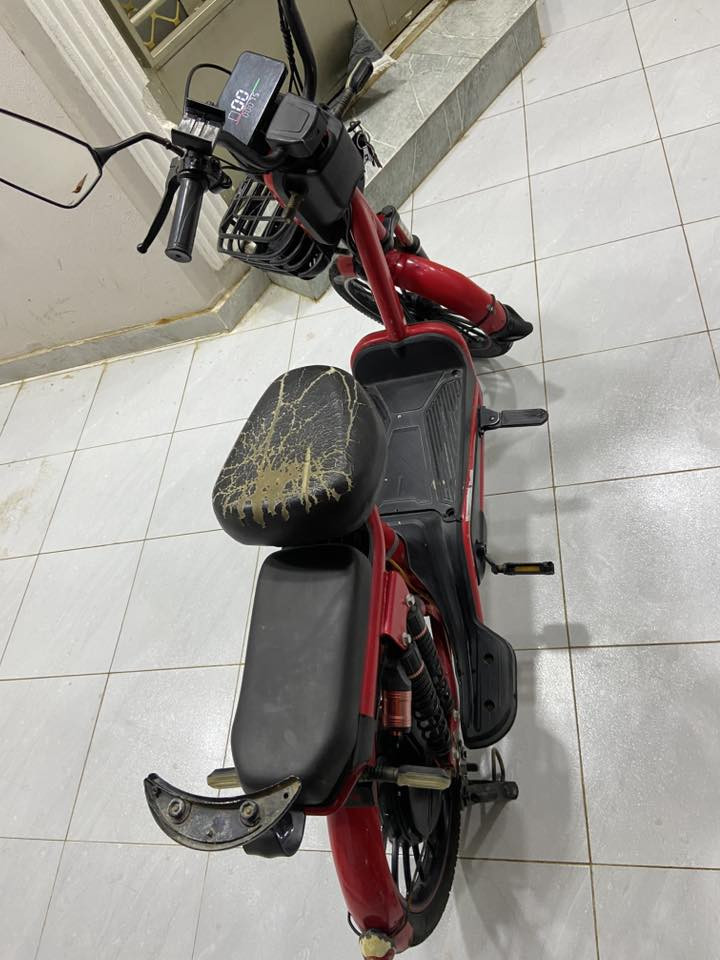 اسلام عليكم دراجة شحن للبيع نضافة ٩٠٪؜ نقصها بطاريات هابطة بس كاملة بس البطاريات السعر ١٦٠ وبيها مجال للاستفسار الاتصال على الرقم ***********
